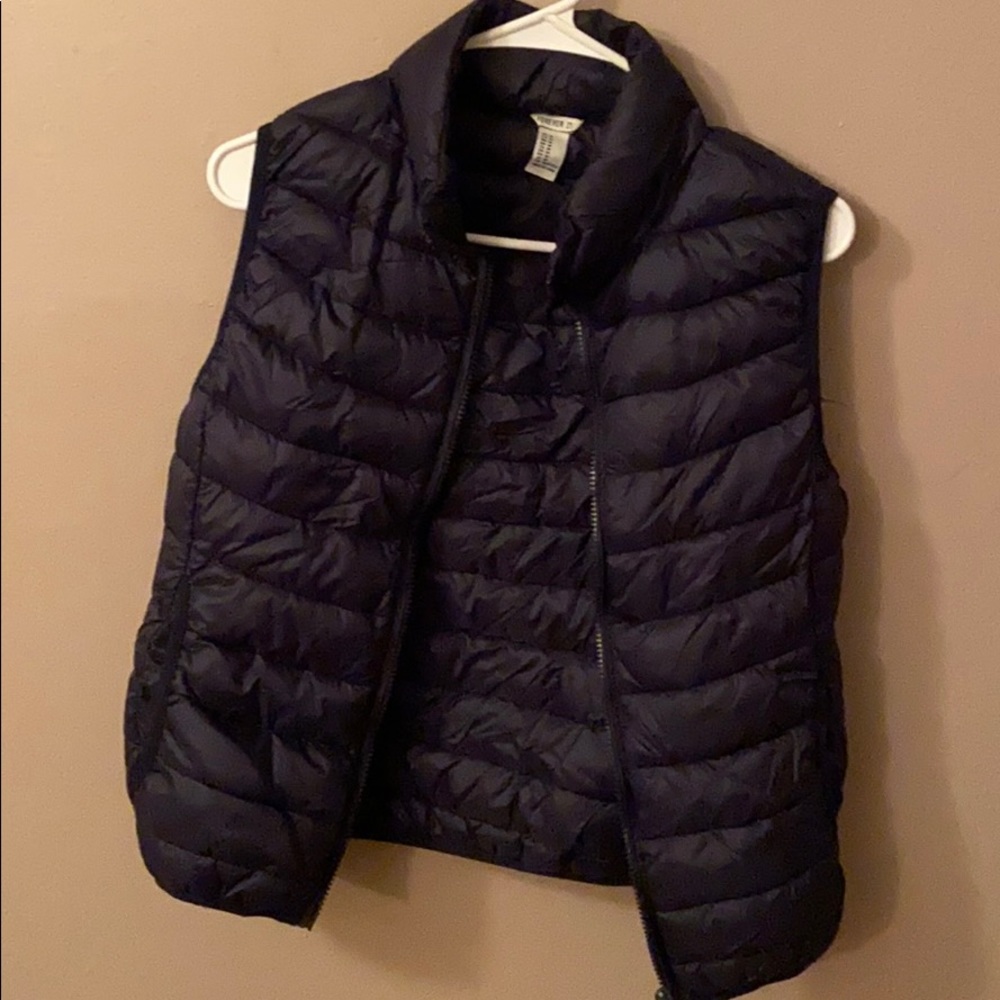 Lightweight zip up vest